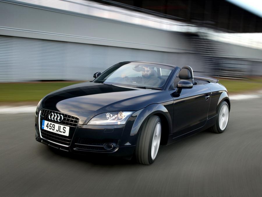  Audi TT Roadster (8J) 2007 года  (UK) (фото 3 из 14)
